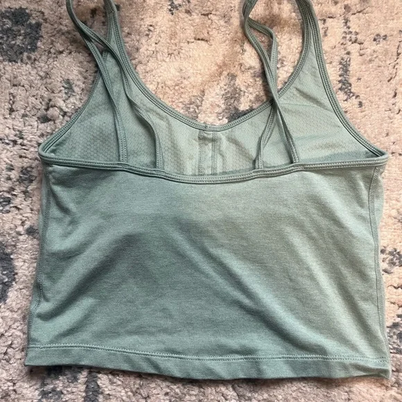 Vuori Longline Tank Top - Picture 3 of 3